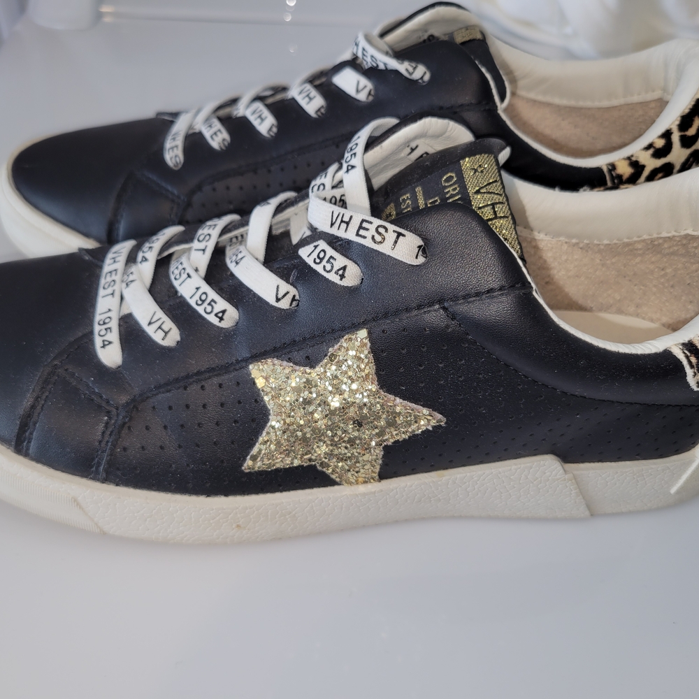 Womans Vintage Havanas Size 10